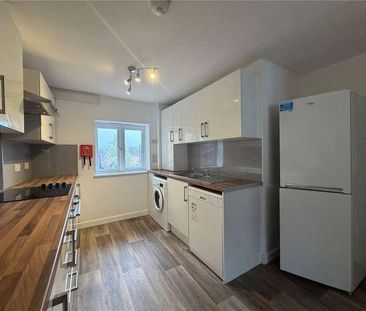 At, West Street, Farnham, GU9 - Photo 3
