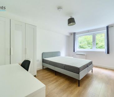 4 bedroom flat to rent - Photo 5