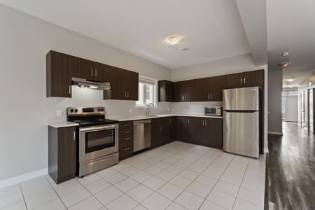 For Lease - 81 Grove Street, Welland, Ontario - Photo 4