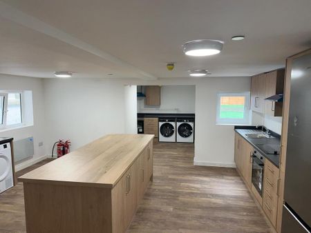 10 bedroom house share to rent - Photo 5