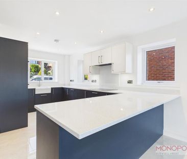4 bedroom detached house to rent - Photo 4