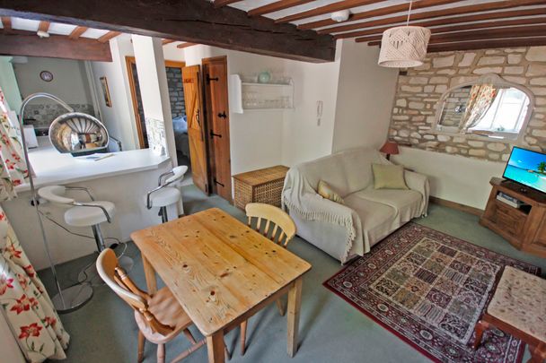 Bowbridge Lock, Stroud, Gloucestershire, GL5 2JZ - Photo 1