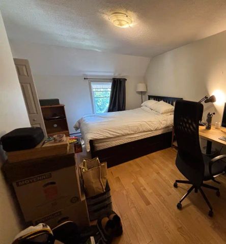 415 Lisgar — 3 Bedroom - Photo 5
