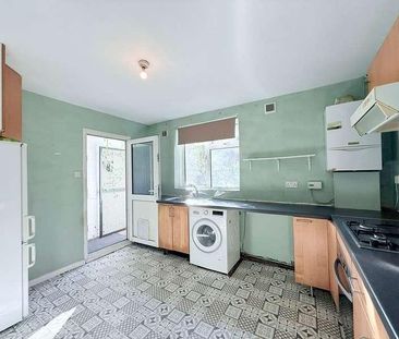 Wolsey Grove, Edgware, HA8 - Photo 6