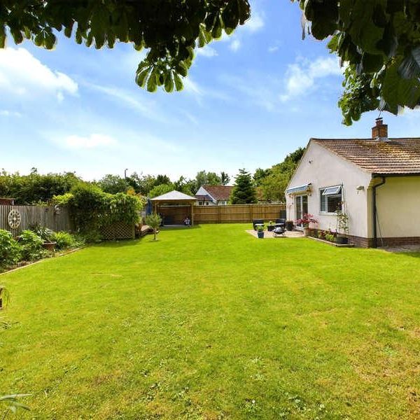 Lowes Close, Stokenchurch, Buckinghamshire, HP14 - Photo 1