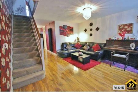 4 bedroom terraced house to rent - Photo 3