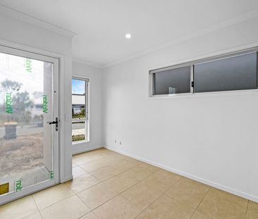 BRAND NEW 3 BEDROOM HOUSE - PALMVIEW - Photo 4