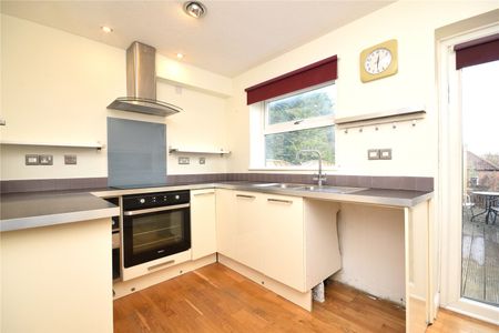 24, Guillemot Approach, Morley, Leeds, West Yorkshire, LS27 8UY - Photo 4