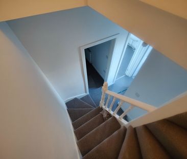 4 Bed Terraced House, Oakley Grove, LS11 - Photo 5