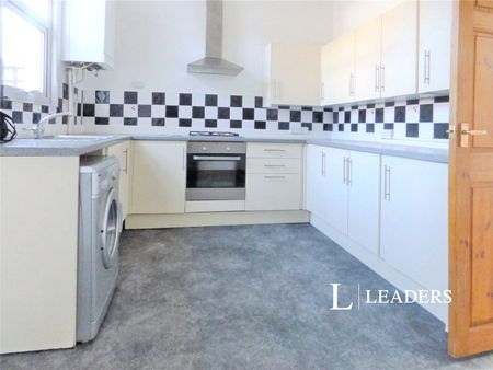 3 bedroom house to rent Gloucester Road, Littlehampton, BN17 - Photo 4