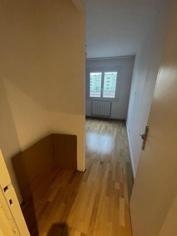 Location Appartement 4 pièces 84m² DECINES CHARPIEU 69150 - Photo 2