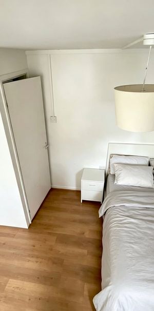 Room in a Shared Flat, Whitmore House, N11 - Photo 2