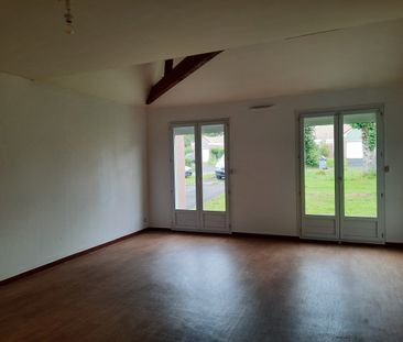 Location Maison 4 pièces 113 m² Montgivray - Photo 2