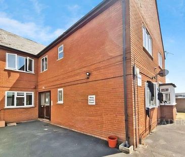 Leagrave Area - Tudor Road - Bedroom - Part Furnished, LU3 - Photo 2