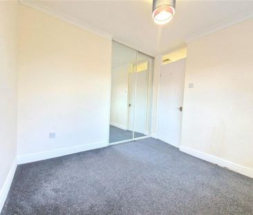 3 Bedroom Terraced To Let - Photo 4
