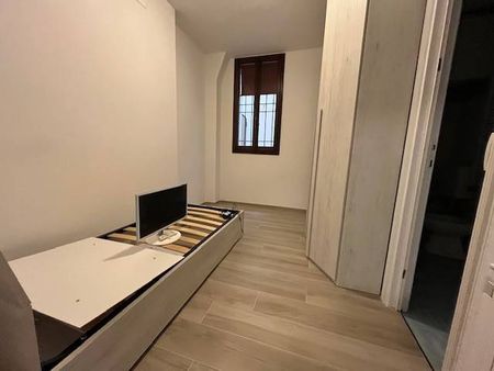 Caratteristico bilocale in zona Santo Stefano - Photo 4