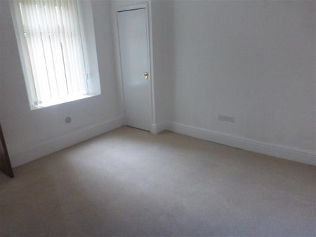 Penydre, NEATH - Photo 2