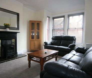 1 bedroom in a house share to rent - Photo 1