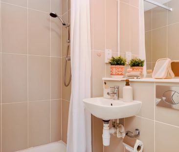 Large Studio - Photo 6