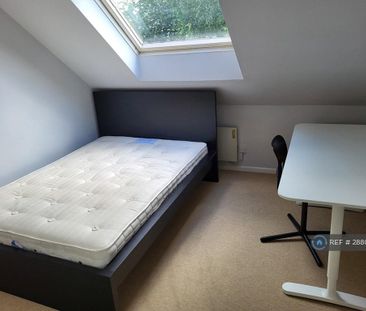2 bedroom penthouse to rent - Photo 6