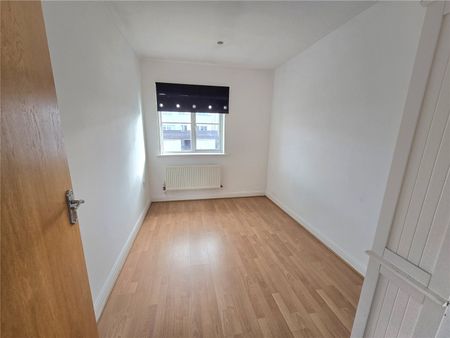 2 bedroom property to rent Martinique Way, Sovereign Harbour South, Eastbourne, East Sussex, BN23 - Photo 3