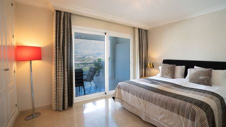 Luxury Flat for rent in Nueva Andalucia, Spain - Photo 4