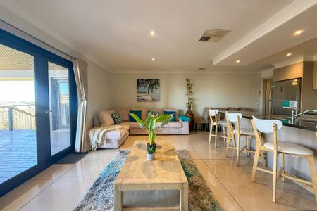 Fully Furnished Family Home - Photo 5