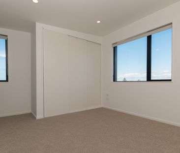 3 bedroom Mt Wellington - Photo 1