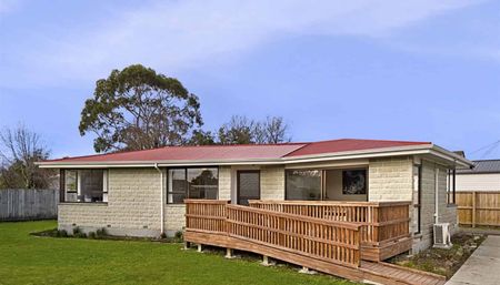 Spacious and Sunny Home - Photo 2