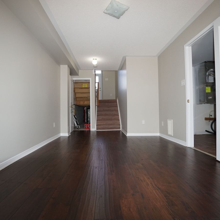 For Lease - 2461 Adamvale Crescent, Oakville, Ontario - Photo 1