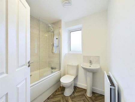 3 bedroom semi-detached house to rent - Photo 5