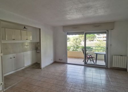 Appartement à louer 2 pièces • 42 m 2 Saint-Raphaël - Photo 2