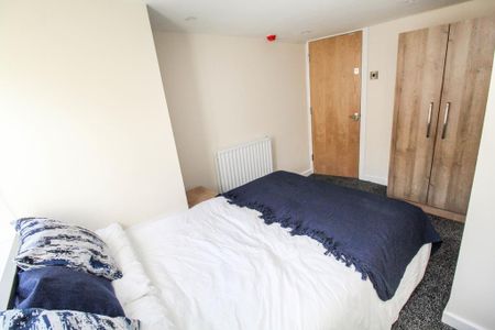 4 bedroom terraced house to rent - Photo 4