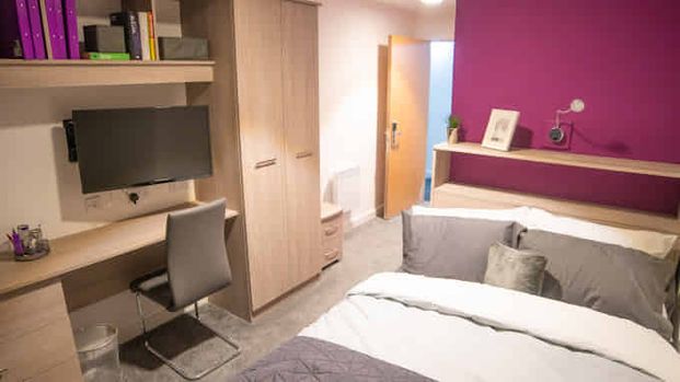 Silver Ensuite - Photo 1