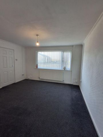3 bedroom end of terrace house to rent - Photo 3