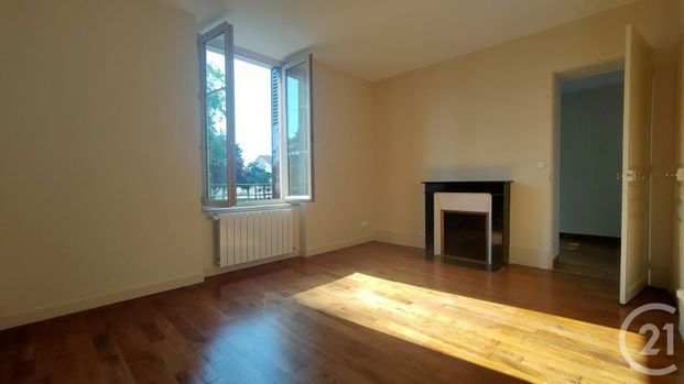 Location Maison 3 pièces 90m² VARENNES VAUZELLES 58640 - Photo 1