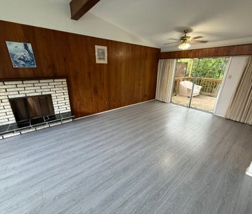 Bright Upper In a Great Location - Photo 3