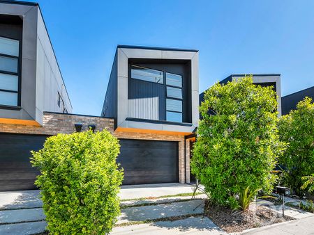 Open the Door to Designer Living Between the City and the Sea - Photo 5