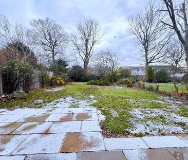 4 bedroom detached house to rent - Photo 2