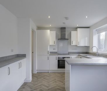 3 bedroom semi-detached house to rent - Photo 5