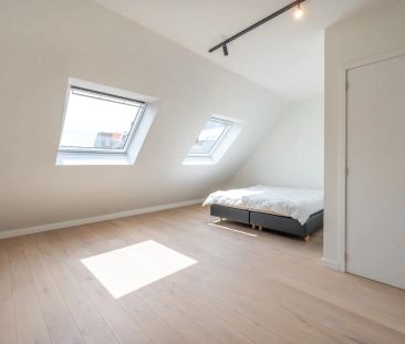 GEMEUBELD - Prachtig, ruime en tevens récente triplex (199 m2) in een zijstraat van de lippenslaan vlakbij de zeedijk te Knokke. - Photo 6