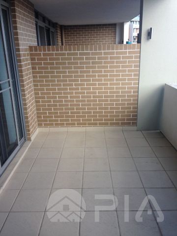 Easy Access to Amenities, walking distance to Merrylands Station. - Photo 5