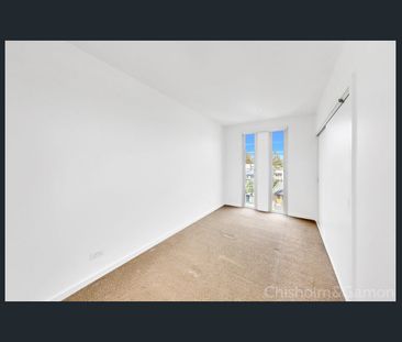 Vibrant Bay Street Living with Space to Entertain - Photo 5