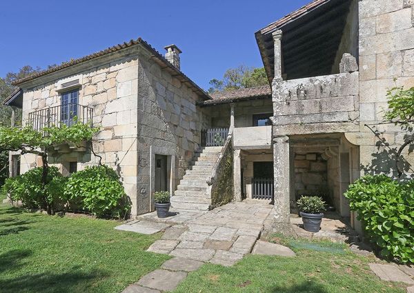 6 bedroom luxury Detached House for rent in O Rosal, Spain