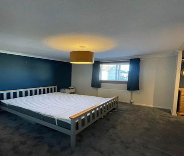 2 bedroom semi-detached villa to rent - Photo 4