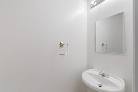 For Lease - 3071 Treadwells Drive Unit# 3, Mississauga, Ontario - Photo 4