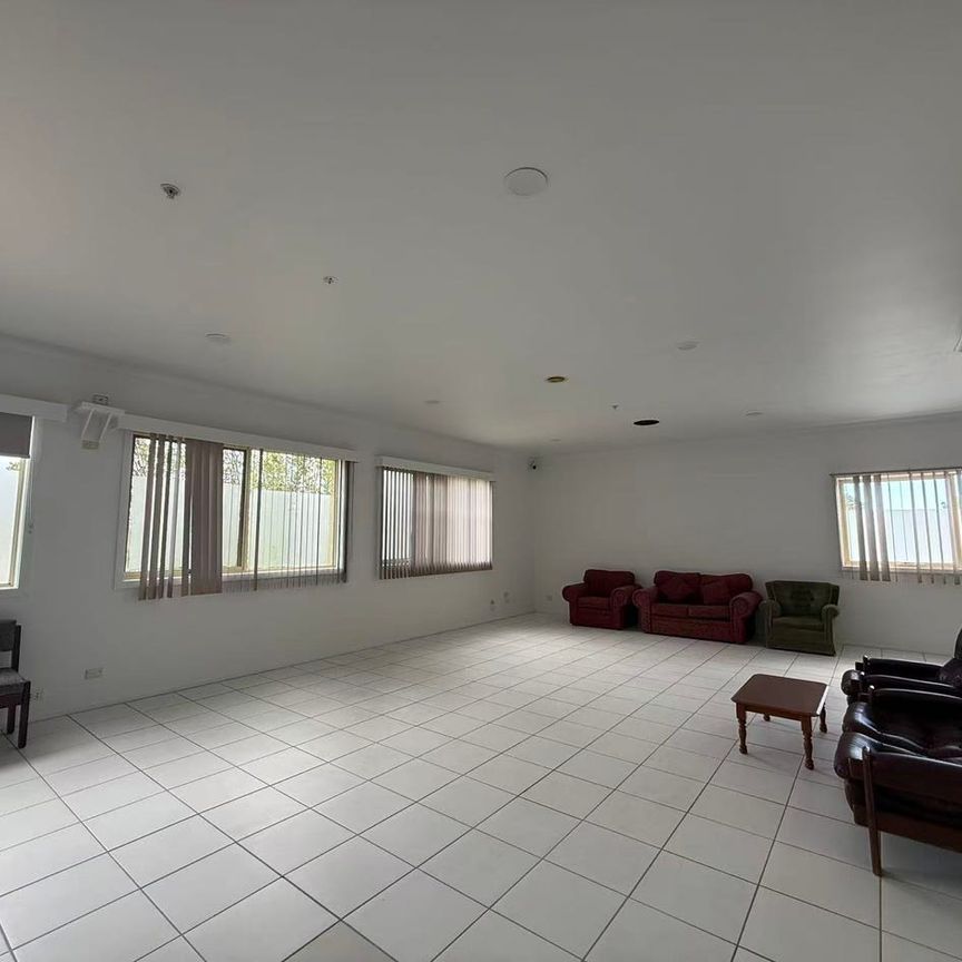 Newly Renovated Rooming House in Forest Hill - Photo 1