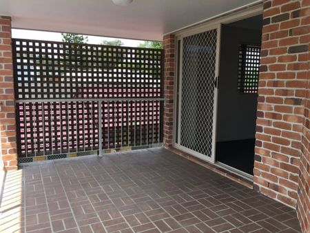 Spacious 3 bedroom unit - Photo 2