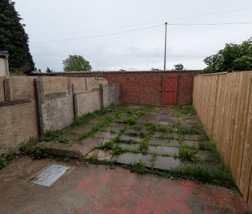 3 bedroom terraced house to rent - Photo 2