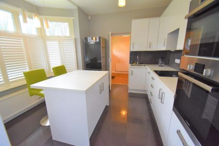1 bedroom in a house share to rent - Photo 4
